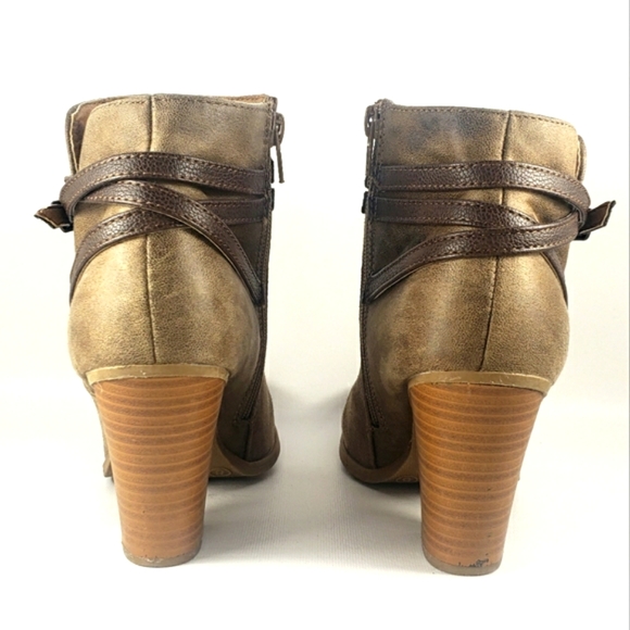 Shoe Dazzle Shanna Brown Faux Leather, Western Inspired Bootie. Women's Size 8M - Picture 6 of 12